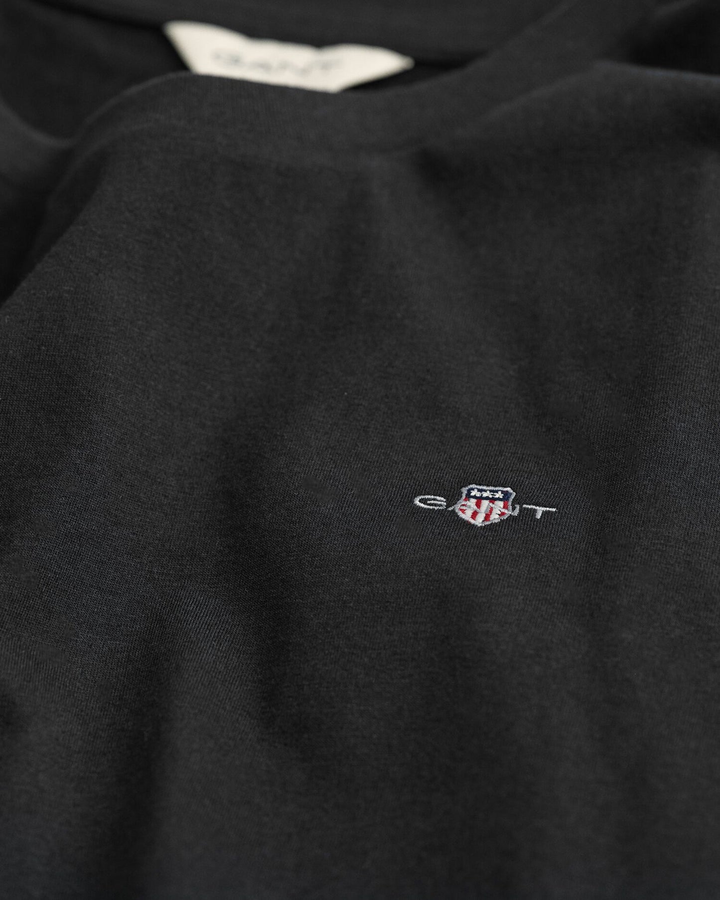 REG SHIELD SS T-SHIRT